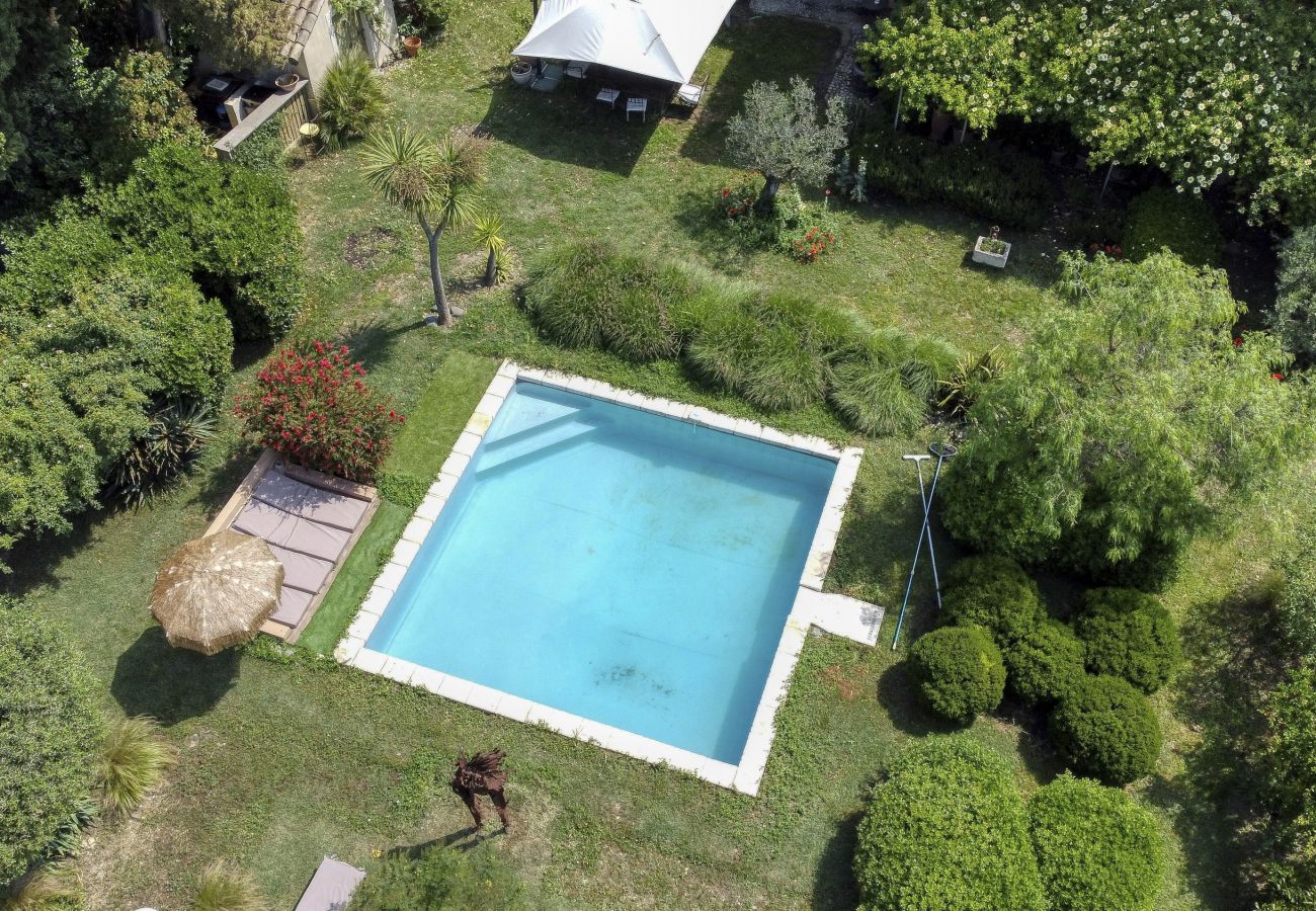 Bungalow in Cabannes - Vent de Bohème