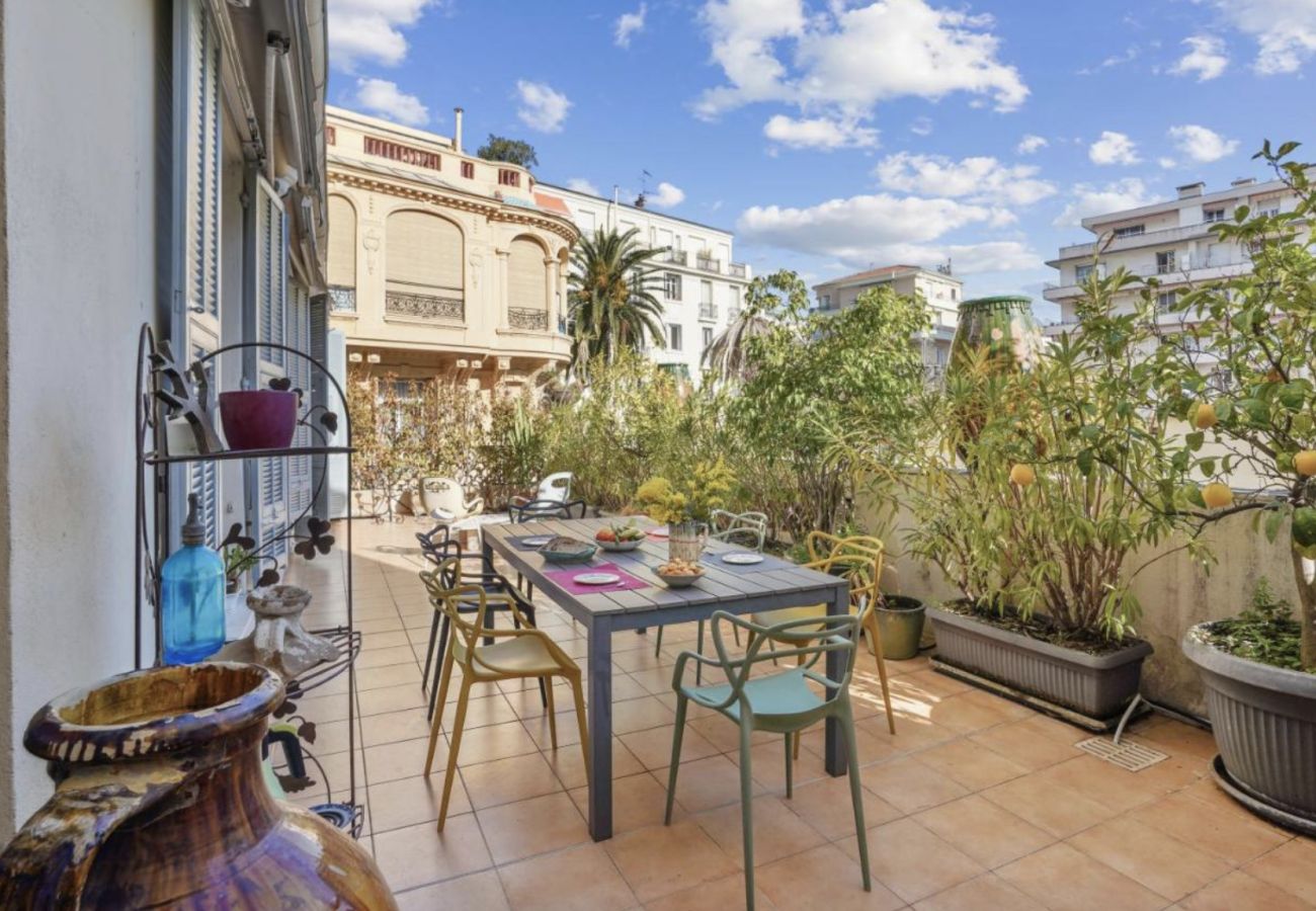 Ferienwohnung in Nizza - Luxueux appartement avec terrasse et parking