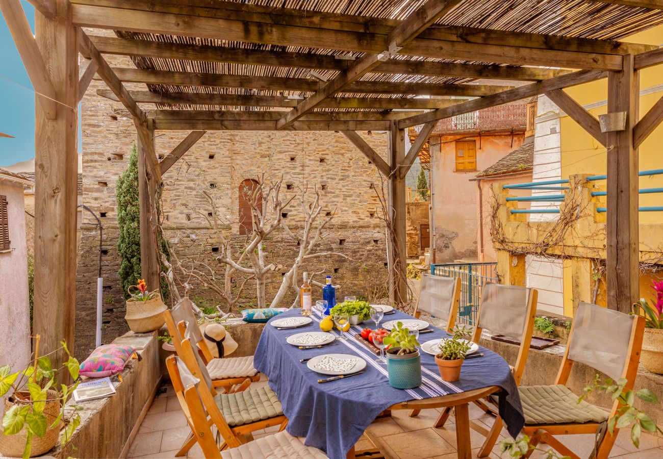 Ferienhaus in Pietracorbara - Casa Eleana