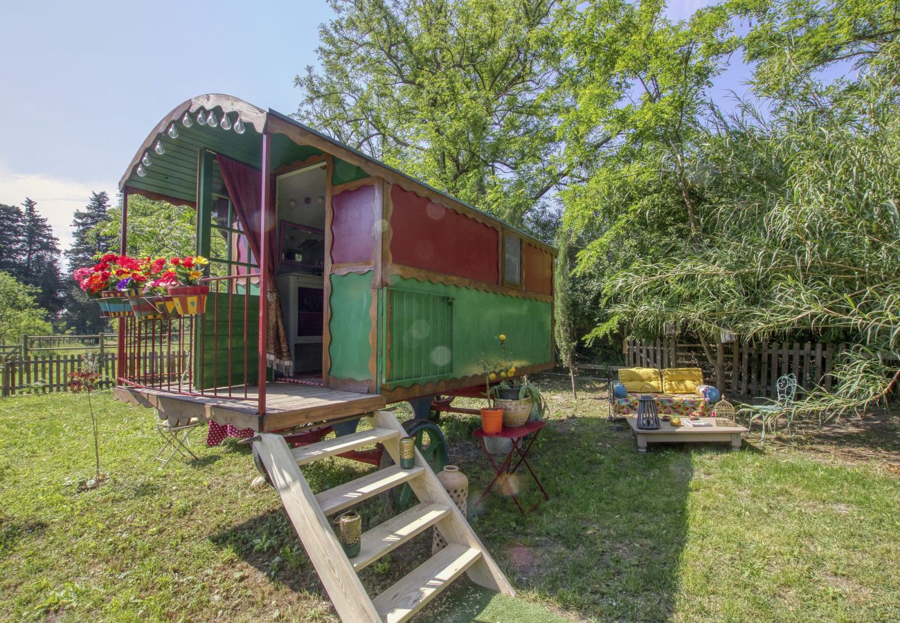 Bungalow a Cabannes - Vent de Bohème