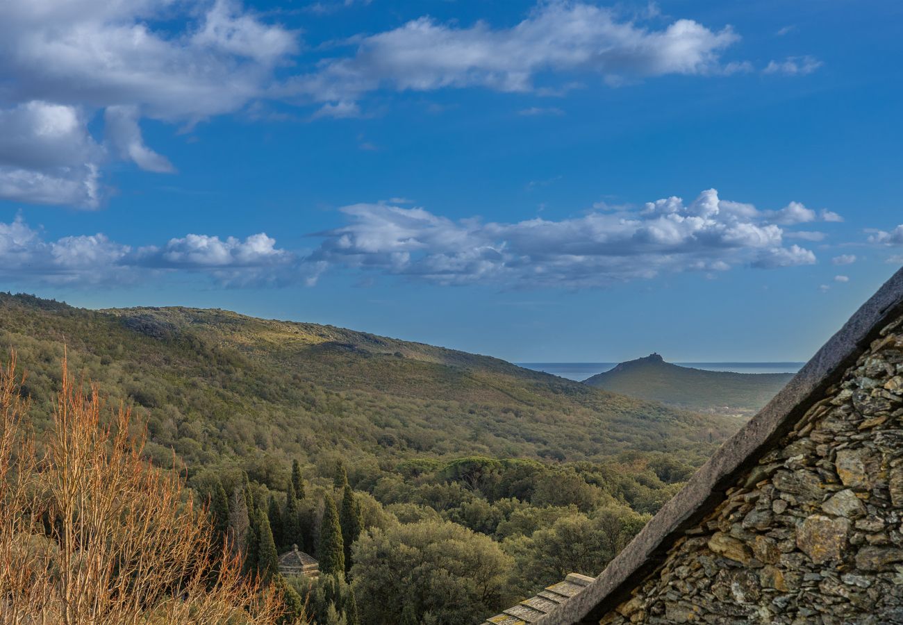 Casa a Pietracorbara - Casa Eleana